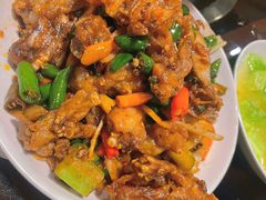 独门姜爆蛙-鸿顺老铁锅美蛙鱼府(解放碑店)