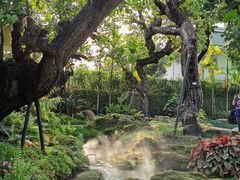 -Chom Cafe and Restaurant