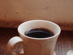 黑色安吉拉-MAISON门前杂货店