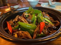 干锅诺邓腊肉焖笋干-丽江金茂凯悦臻选酒店-滇香馆