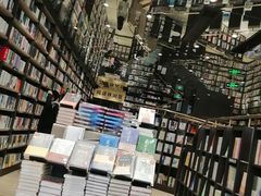 -钟书阁(群光广场店)