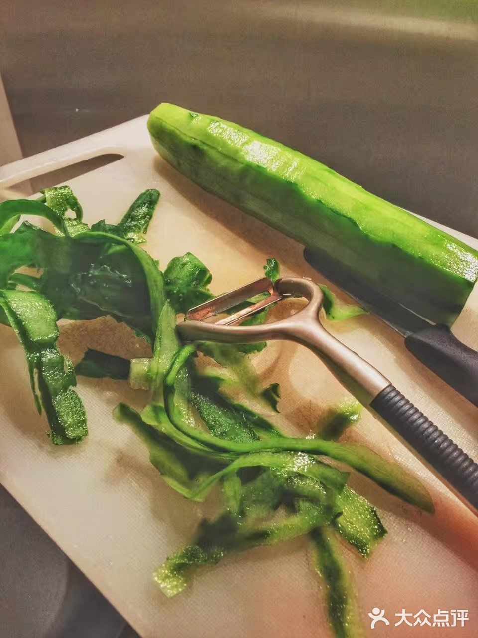 「香炒黄瓜条牛肉糜配搭烤全麦吐司」