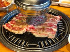 精品牛五花-唯成•韩国炭火烤肉 유성고기