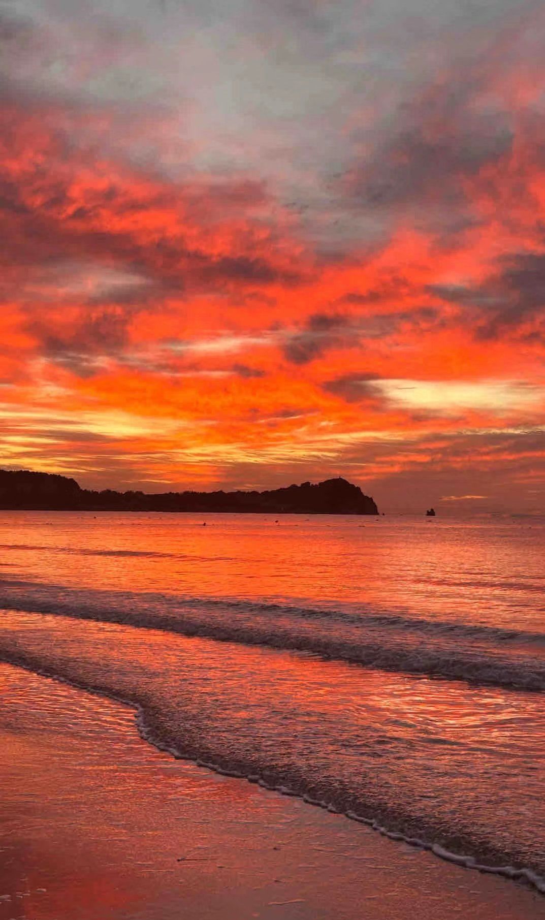 海边最美的黄昏瞬间,交通方便,在西海岸
