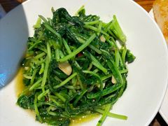 -黄泥岗·地道湖北菜(奥特莱斯店)