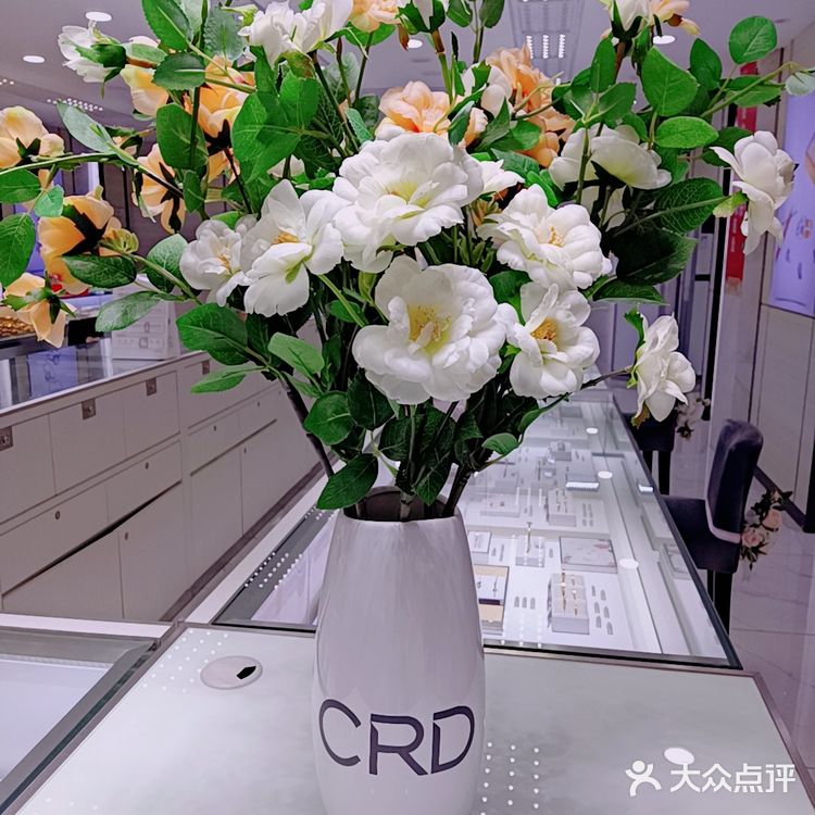 想给儿媳买个三十岁生日礼物，第一家就逛了克徕帝