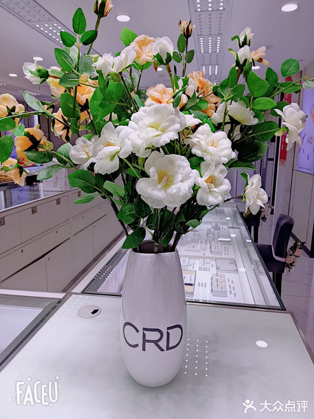 想给儿媳买个三十岁生日礼物，第一家就逛了克徕帝