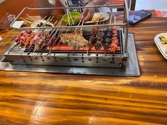 -哈尔滨小酒馆·鲜肉现穿自助烧烤(康新花园店)