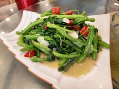 -石磨豆花家常菜·牦牛排土火锅