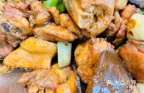 Old Pickled Vegetable Stir-fried Free-range Chicken