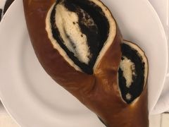 黑芝麻碱水包-StrasBake日式面包