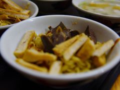 -松树干拌面店