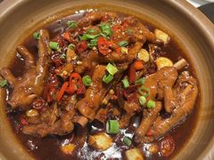 -阿瓦山寨·湘菜现炒·剁椒鱼头王(咸阳总店)
