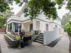 -罗红摄影艺术馆