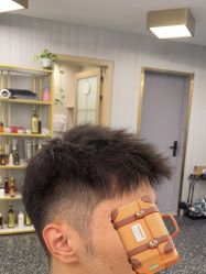 -即型男士理发工作室