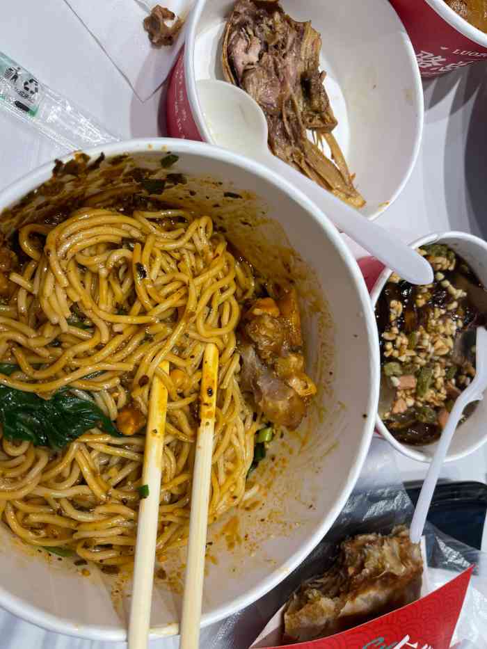 骆总督-"[薄荷]环境:位置在正弘城的8楼美食聚."-大众点评移动版