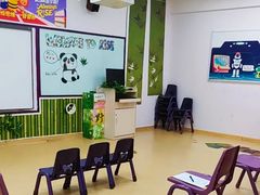 -瑞思少儿中心·少儿英语素养启蒙(勒泰直营校区)