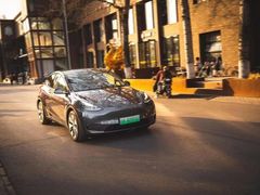 -TESLA 特斯拉(上海太古汇体验店)
