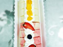 双拼芒果草莓卷-C+ cake shop(天河南一路小区店)