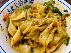 油泼面-华中科技大学百景园(三楼酒店)