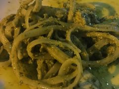 -Mamo Bar and Restaurant