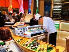 自助取餐区-咖啡苑自助餐厅·中国大饭店