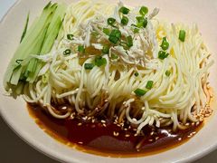 鸡丝凉面-麻六记(新天地店)