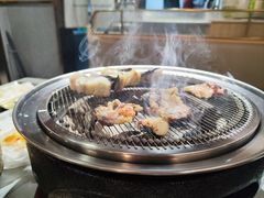 -围炉肉舍•炭烤活鳗•丹东海鲜烤肉(步行街店)