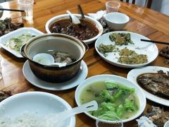 -山里人家土菜馆(茅山店)