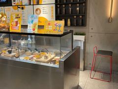 面包甜点陈列柜-麦当劳(龙阳路店)