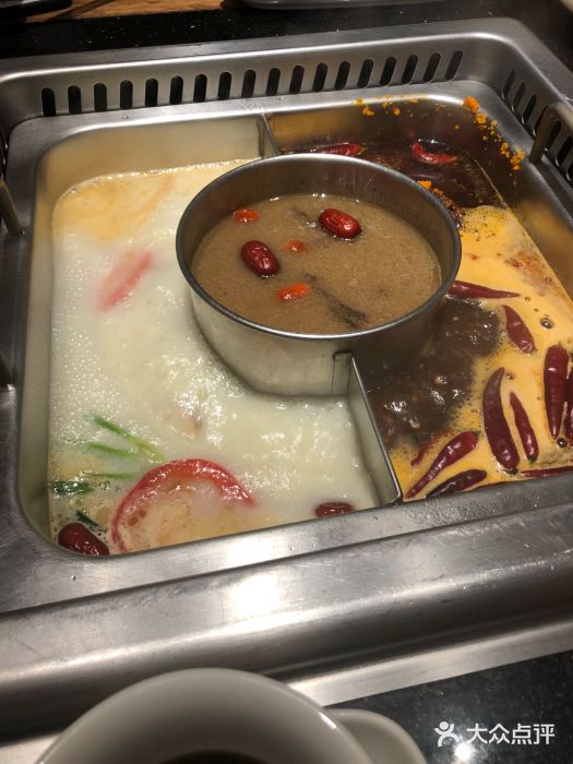 巴奴毛肚火锅(新北万达店)野山菌汤骨汤牛油锅底图片