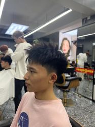 点击看大图 -藤野造型专业烫染接发