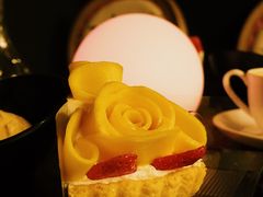 侧面芒果塔-Strawberry Butterfly草莓蝴蝶日式水果挞