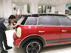 -宝捷星宝马·奔驰·保时捷专修·特斯拉钣喷中心(宝安店)