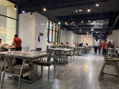 大堂-凤凰路何眼镜香辣蟹(花果园店)
