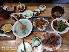 -老滇山寨•云南特色菜•地方菜•民族风情歌舞表演(金碧店)