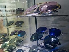 -臻美视爵眼镜·明月·依视路·蔡司折扣店(广渠门店)