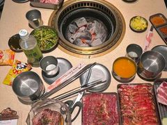 -蚂蚁洞·烤肉大营地(上海静安大悦城店)