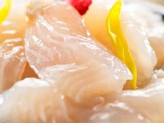 -老牌坊云南鱼豆花火锅(哈西万达店)