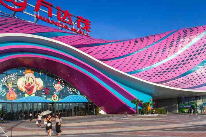 青浦万达茂广场-"万达茂商场在朦胧的细雨中多了一丝的小浪漫.