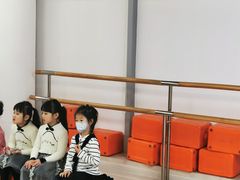 -小荧星艺校(浦东中环分校)