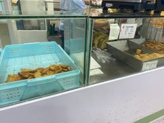 面包甜点陈列柜-上海哈尔滨食品厂(淮海中路店)