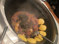 -雪乡人家东北菜·铁锅炖一切(高斯路店)