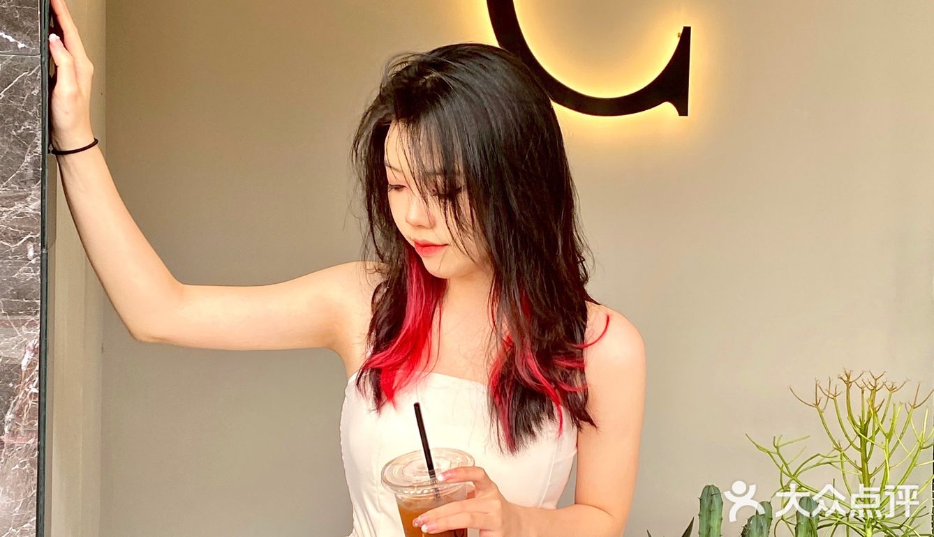东莞这家暗黑系的咖啡店🖤太太太出片啦