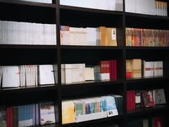 -钟书阁(松江泰晤士小镇店)