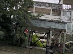 -四川汶川特大地震漩口中学遗址