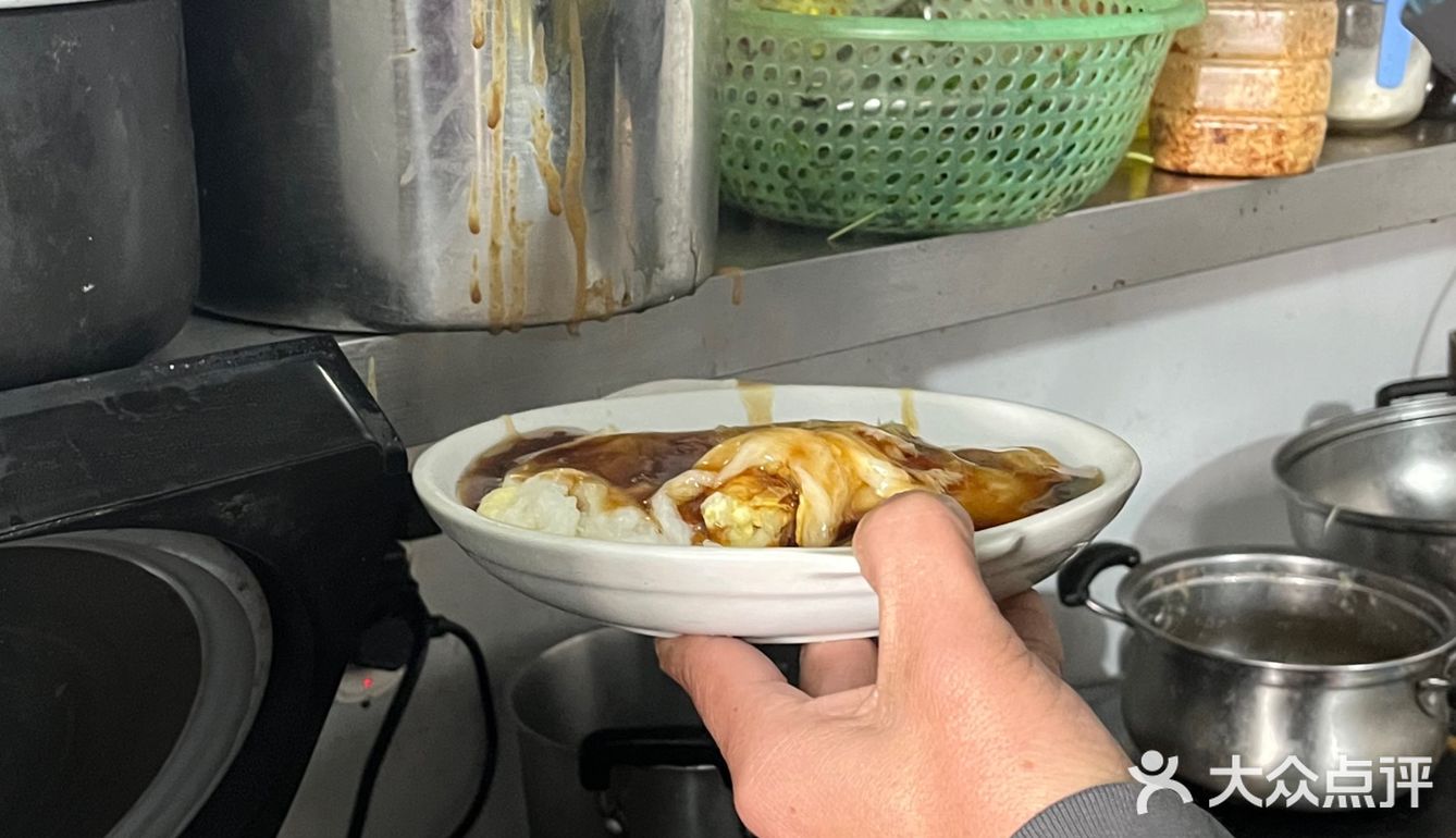 潮州牌坊街内的一家老店！🥜只卖花生酱肠粉…