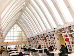 -钟书阁(松江泰晤士小镇店)