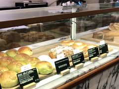 面包甜点陈列柜-WHEAT&BAKER-麥(凯德来福士店)