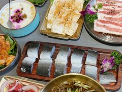 -围炉肉舍丹东海鲜烤肉·烤活鳗(步行街店)
